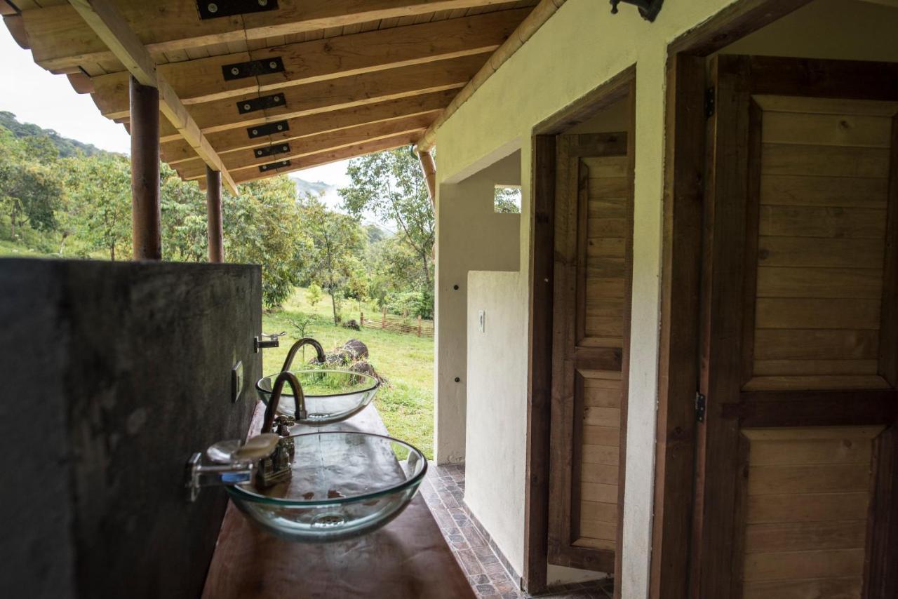 La Perla Negra - Black Pearl Eco Hostel San Rafael  Exterior photo